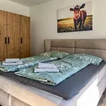 Ours Living Pihapper Blick - Inkl Sauna Apartment Hollersbach im Pinzgau